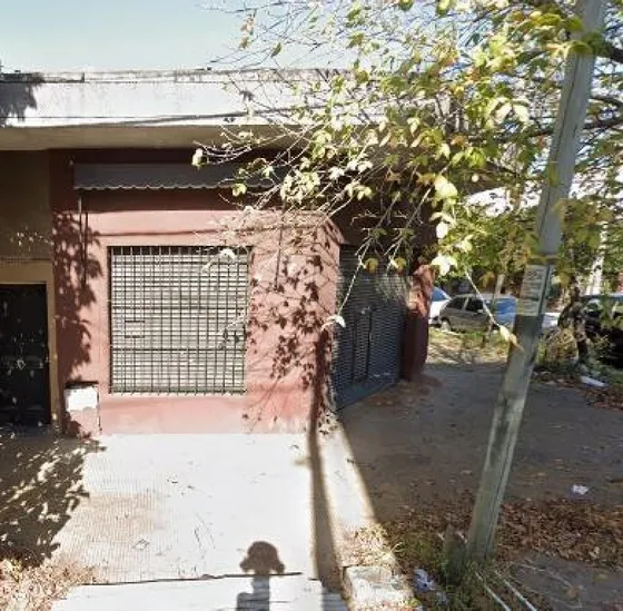 Casa En Venta - 2 Dormitorios 1 Baño - Local - 185mts2 - La Matanza