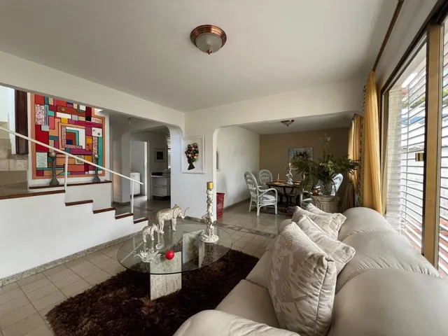 Annic Coronado Vende   Hermosa Aparto-quinta Ubicada En La Urb. El Parral. Calle Cerrada  Ref.269019