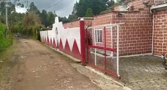 Casa Con 5 Habitaciones, 4 Baños