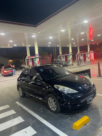 Peugeot 207 1.6 Sedan Xt