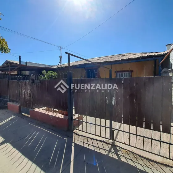 Casa En Venta De 8 Dorm. En Lo Espejo