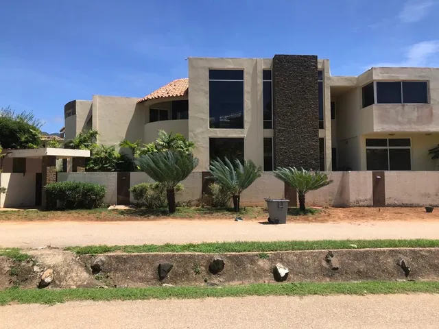 Casa Ubicada En La Urbanizacion Casas De Campo Sector Agua De Vaca Ic-00057