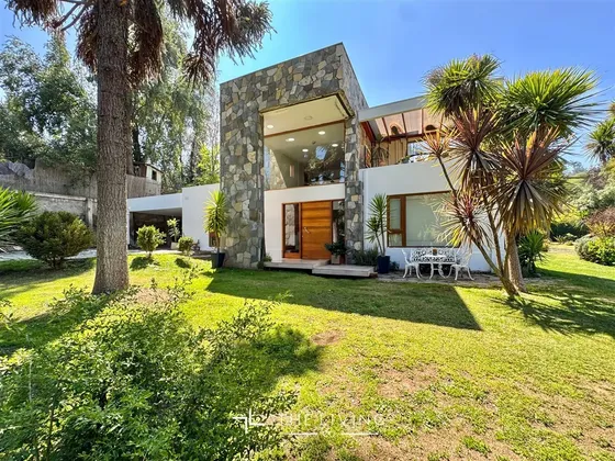 Casa En Venta En El Arrayan 5 Dormitorios Cod 5.710