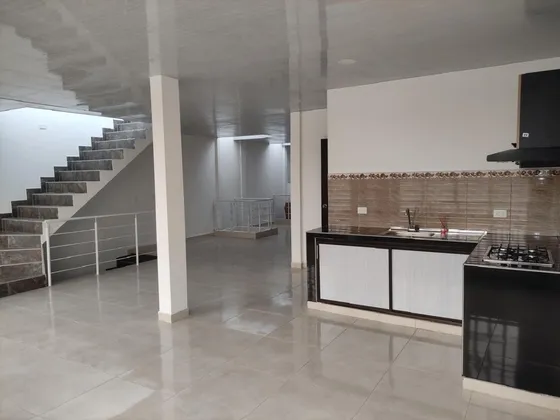 Casa Amplia En Segundo Piso Con Terraza