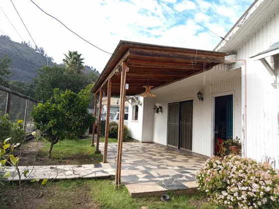Características De La Propiedad: Terreno De 700 M2. Casa