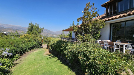 Espectacular Casa Con Una Vista De Ensueño En Lo Barnechea Espectacular Casa Con Una Vista De Ensueño En Lo Barnechea