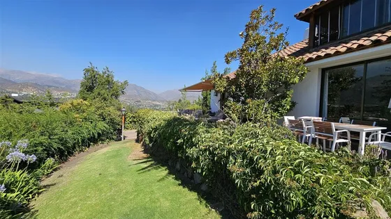 Espectacular Casa Con Una Vista De Ensueño En Lo Barnechea