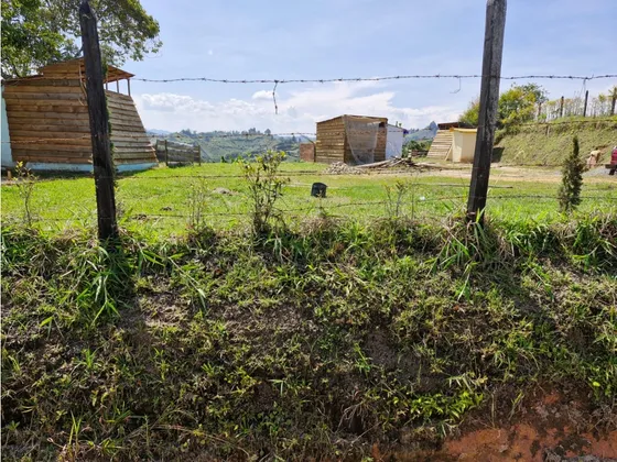 Lote En Venta  1.050 M² Con Vista A La Represa | El Peñol - Guatapé