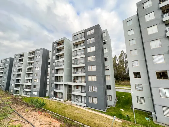 Arriendo Departamento En Barrio Torreones