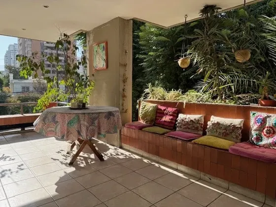 Departamento En Venta De 4 Dorm. Y 2 Estac. En Las Condes