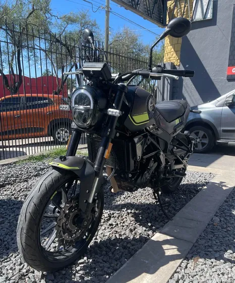 Benelli Leoncino 250