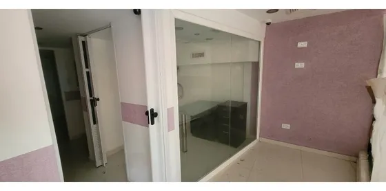 Vendo  Local Comercial En El Centro Comercial Paseo Las Delicias I / Es19
