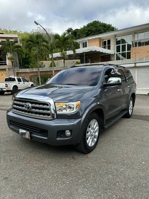 Toyota Sequoia Platinium