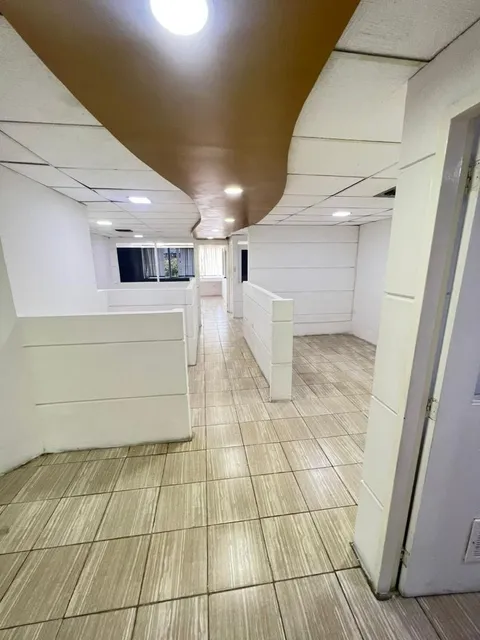 Se Alquila Oficina,  125 Mts. Av. Las Delicias Maracay Edo. Aragua