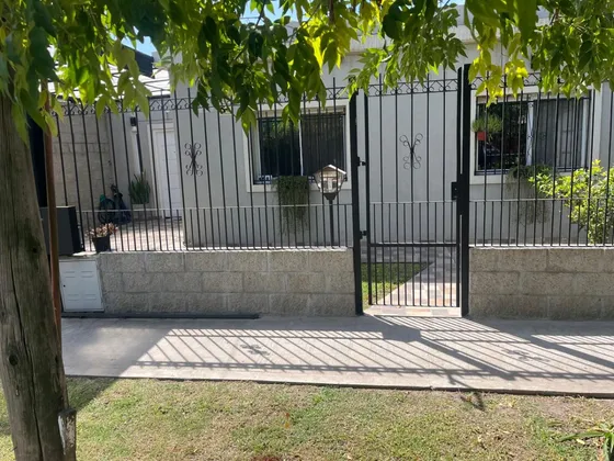 Casa En Venta - Ezeiza - Zona Residencial