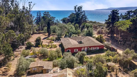 Casa En Venta De 6 Dorm. En Algarrobo