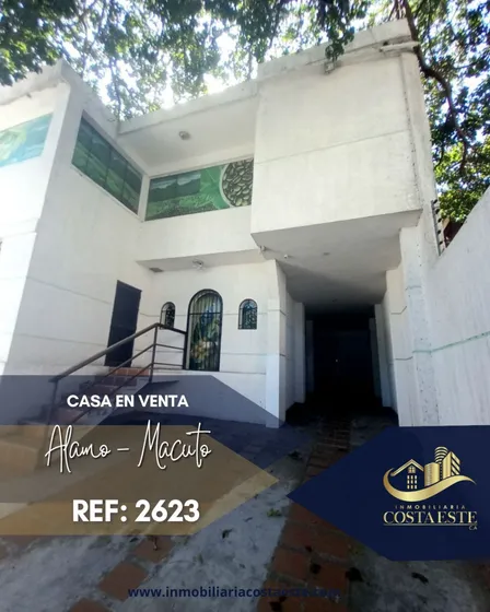 Casa En Venta Ubicada En Macuto Ref 2623