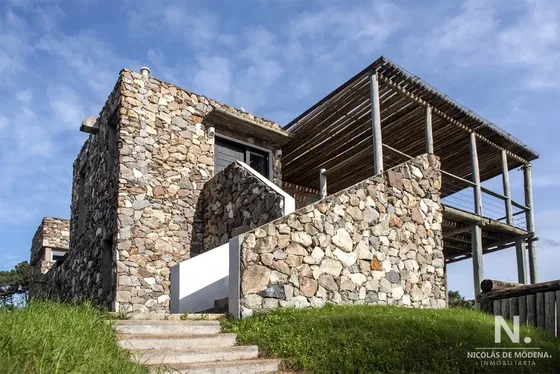Casa En Venta De 4 Dormitorios En Chihuahua , Punta Del Este 
