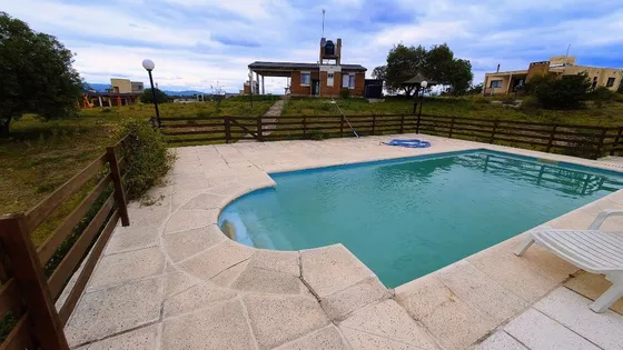 Complejo De 5 Cabañas Equipadas 2 Piscinas En Tanti, Sierras De Cordoba. Oportunidad