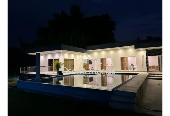 Venta De Casa Campestre En Santagueda