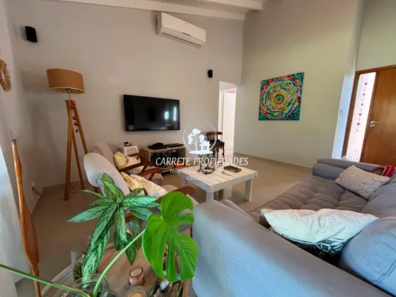Casa En Venta De 3 Dormitorios Con Pileta. Apto Crédito. El Recodo. 