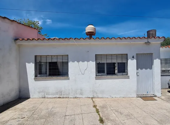 Casa (ph) De 3 Ambientes Con Excelente Ubicación