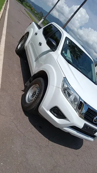 Nissan Np300 Frontier 2.5 Xe Aa Mt