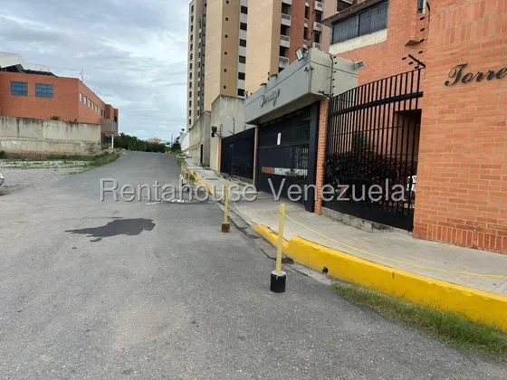 Dalisa Bigott Vende Exclusivo Apartamento En L'ermitage | 3h 3b | 111m² | Vista Al Parque | Planta Eléctrica | 2 Ascensores | #25-23083