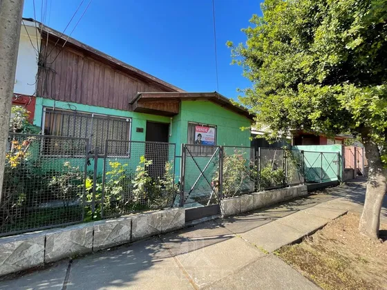 Casa En Venta De 3 Dorm. En Curicó