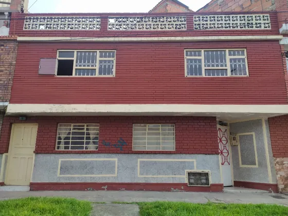 Casa En Venta - Santa Lucia 