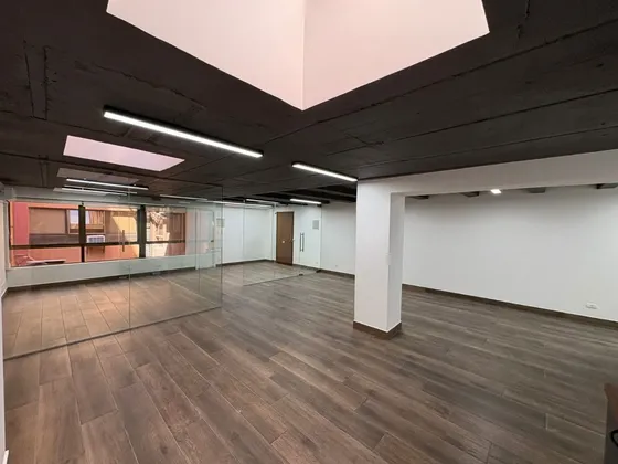 Oficina Habilitada Y Recién Remodelada En Providencia