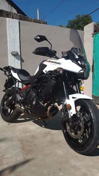 La Moto Se Encuentra Tal Cual Las Fotos...con Varios Extras