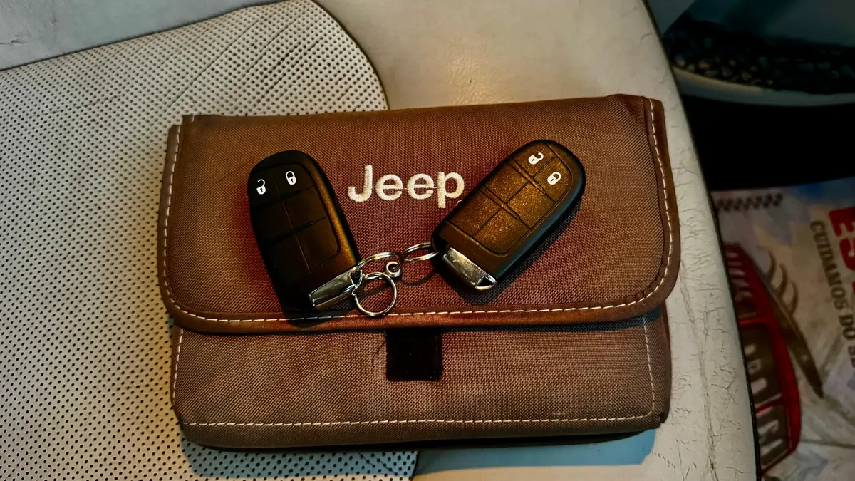/pt/city-perdoes/cate-car-used-car/jeep-compass-2018-2-0-16v-flex-night-eagle-automatic-57488068616193024/-14