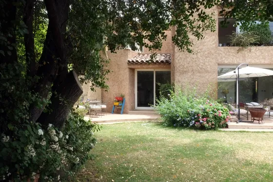 Casa Sólida Con Buenos Espacios En Condominio Cerrado