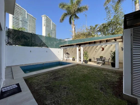 Casa Con Excelente Ubicacion En Altabrisa