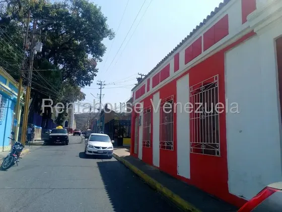 Eres Un Inversión En Busca De Un Inmueble De Excelente Ubicación En Pleno Corazon Del Sector San Blas, Donde Tu Interés Es El Flujo De Personas Y Vehicular Aca Te Ofrezco Una Excelente Opcion,