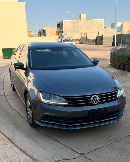 Volkswagen Jetta 2.5 Trendline Tiptronic At
