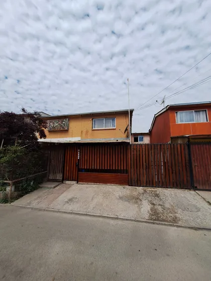 Casa En Venta 4d 1b Entrada Auto  (70906)