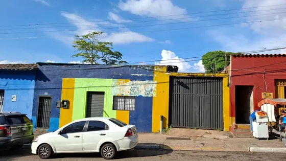 Terreno Con Avance De Construccion En Venta En La Avenida Carabobo 