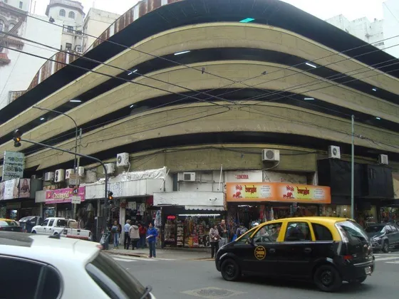 Cochera Cubierta En Venta - 21mts2 - Once