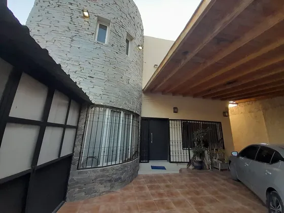 Casa En Venta(7 Ambientes) Las Heras