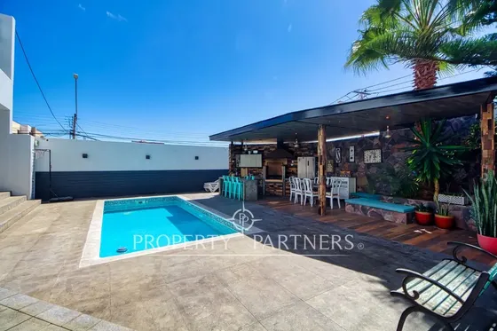 Preciosa Casa En Venta En Jardines Del Sur 