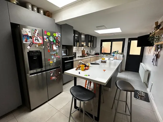 Casa Remodelada Con Piscina Y Terraza, Descuento En Comisión