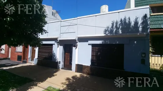 Venta Casa 5 Ambientes Con Patio Con Parrilla Y Terraza En Wilde (30667)