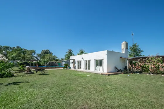 Casa Tipo Loft Con Gran Parque Y Pileta En El El Cazador - Escobar