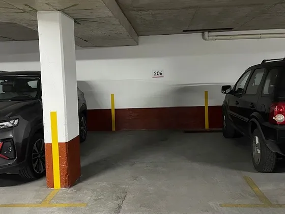 Estacionamiento En Arriendo
