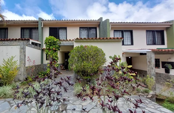 Townhouse De 184 M² En Urb Lomas De Monte Claro