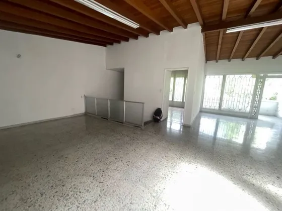  Local En Arriendo Ubicado En Medellín Sector Laureles (27401).