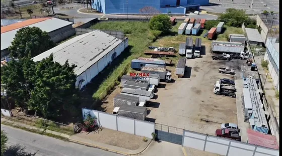 Ofrecemos En Venta Terreno 5030m2 Con Uso Comercial E Industrial. A1. Solo Clientes