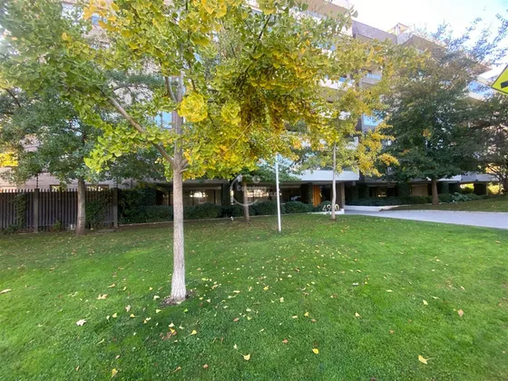 Departamento En Venta De 3 Dorm. En Vitacura